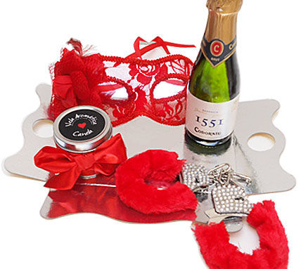 UNEDITED - RED EROTIC KIT VENETIAN MASK